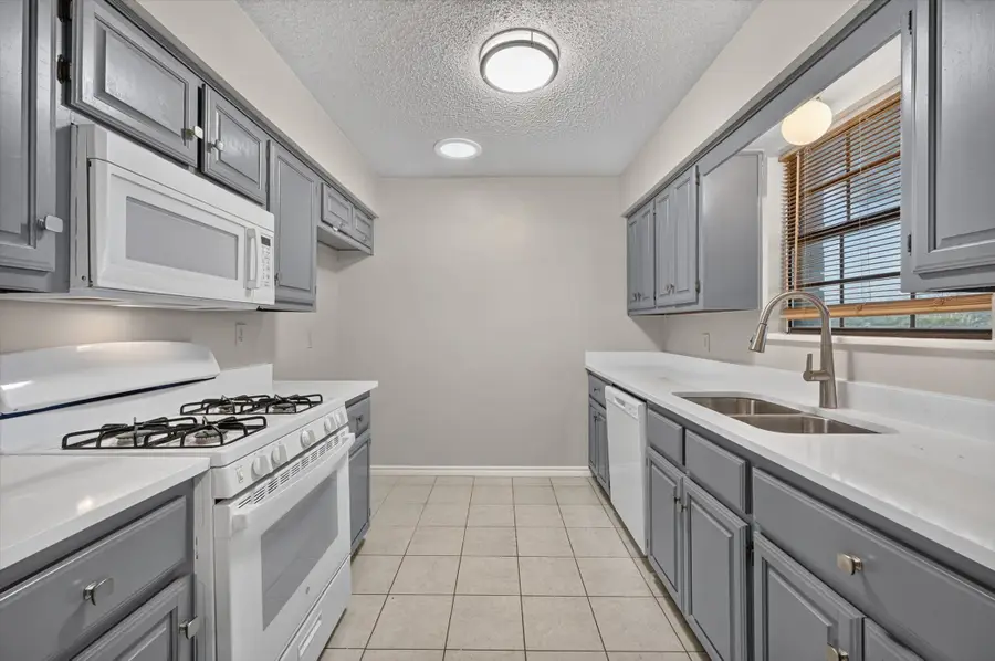 828 Haverford Lane, Desoto, TX 75115 - #3