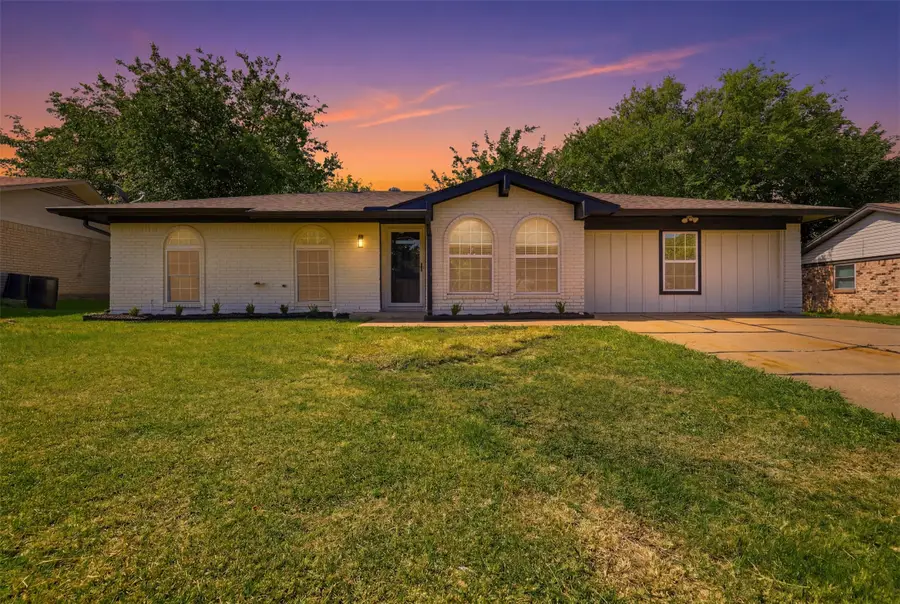 318 NE Michael Drive, Burleson, TX 76028 - #2