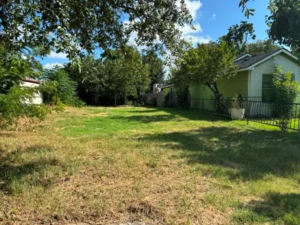 2023 Angelina Drive, Dallas, TX 75212