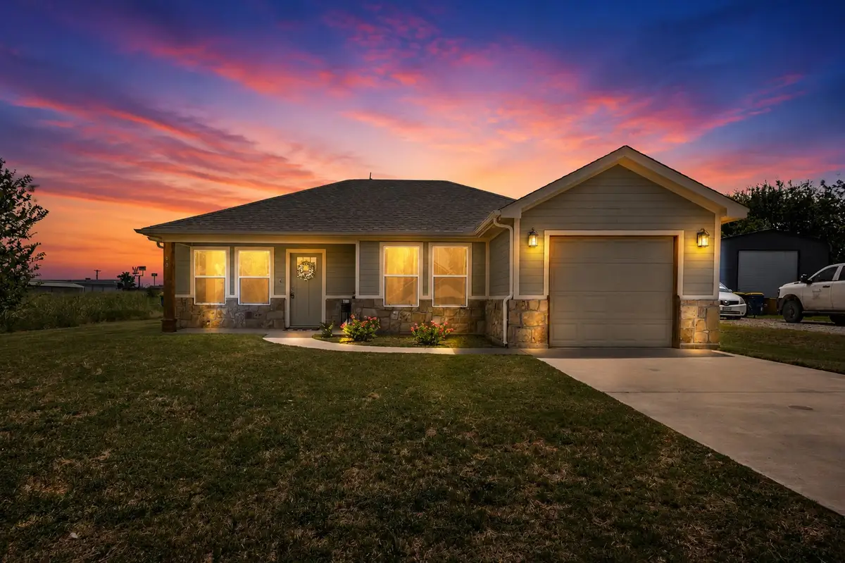 98 S Hickory Street, Venus, TX 76084 - #1