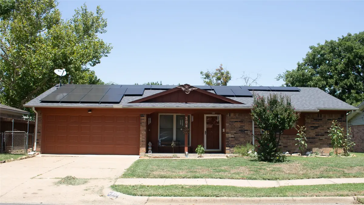 304 NW Suzanne Terrace, Burleson, TX 76028 - #1
