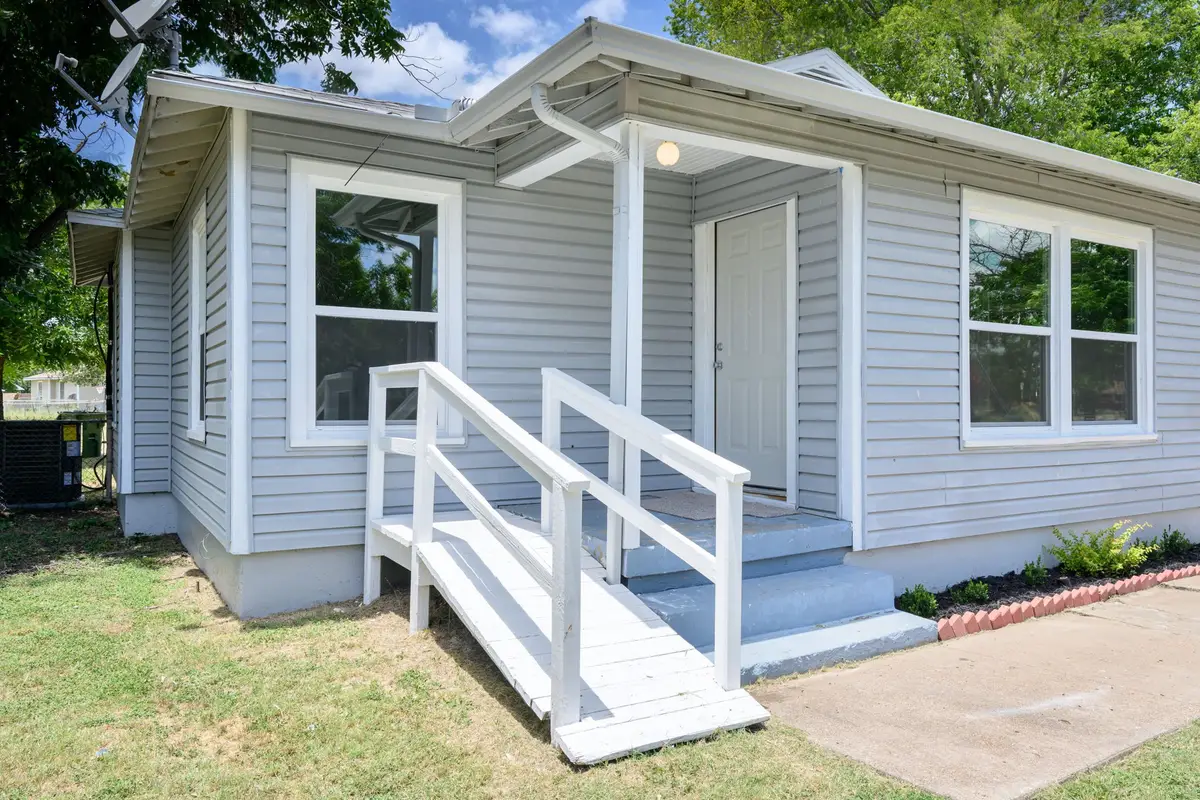 1906 SE 15th Avenue, Mineral Wells, TX 76067 - #1