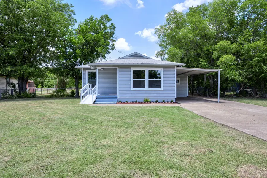 1906 SE 15th Avenue, Mineral Wells, TX 76067 - #2