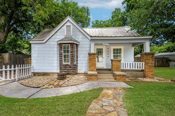 214 Churchill Road, Fort Worth, TX 76114