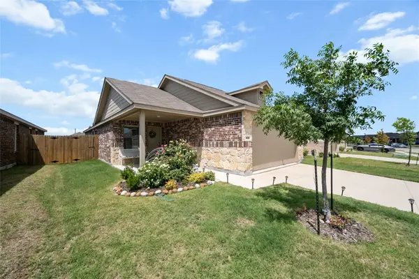 1438 Dovekie Drive, Forney, TX 75126