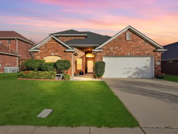 8320 Bandelier Trail, Fort Worth, TX 76137