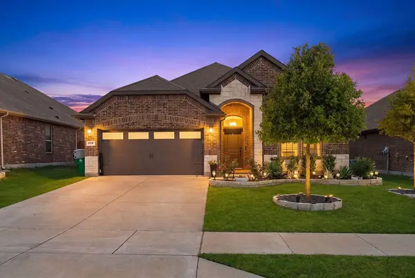 124 Wagon Mound, Waxahachie, TX 75167