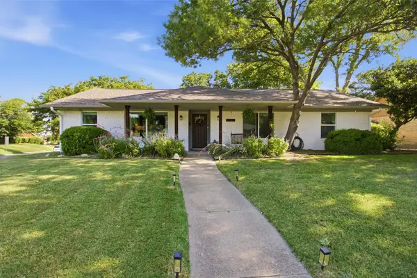6136 Wrigley Way, Fort Worth, TX 76133