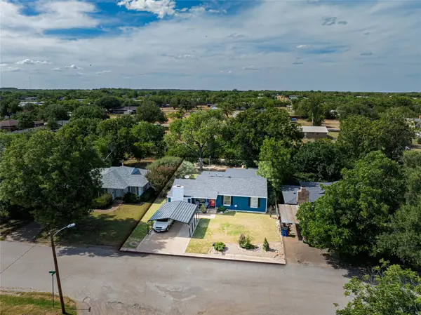 1114 W Dyer Street, Breckenridge, TX 76424