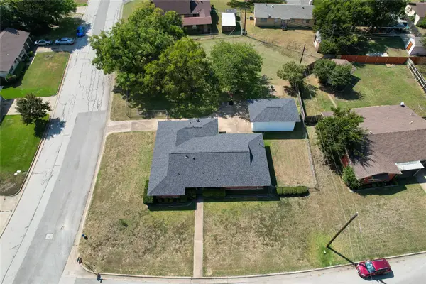 240 Smith Street, Burleson, TX 76028