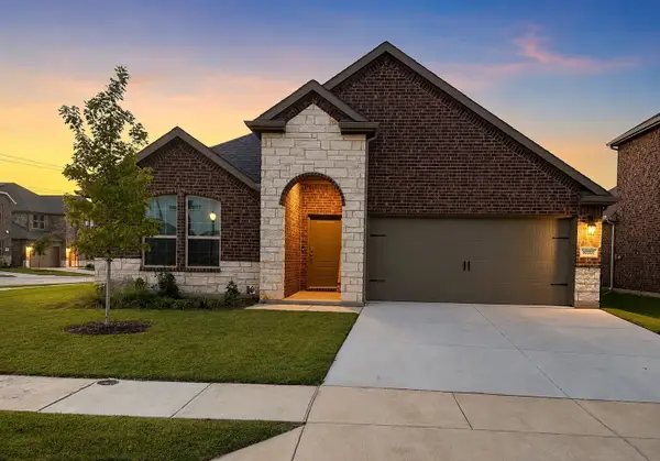 10101 Rambling Brooks Lane, Aubrey, TX 76227