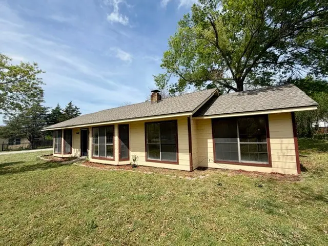 210 W Houston Street, Leonard, TX 75452 - #1