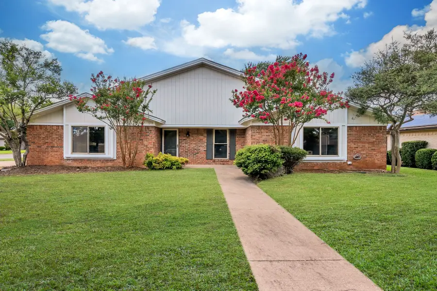 5501 Wood View Street, North Richland Hills, TX 76180 - #2