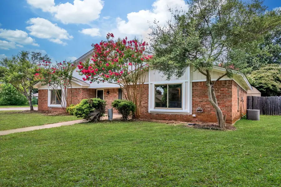 5501 Wood View Street, North Richland Hills, TX 76180 - #3