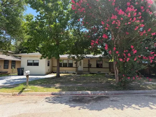 2005 Huntington Drive, Arlington, TX 76010