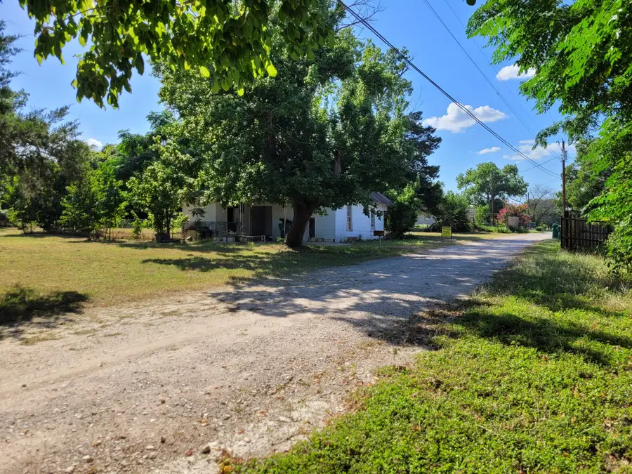 909 Ivan Road, Waco, TX 76706 - #3