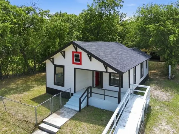 910 Loney Street, Fort Worth, TX 76104