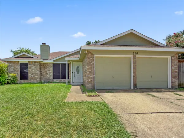 614 Red Coat Lane, Arlington, TX 76002
