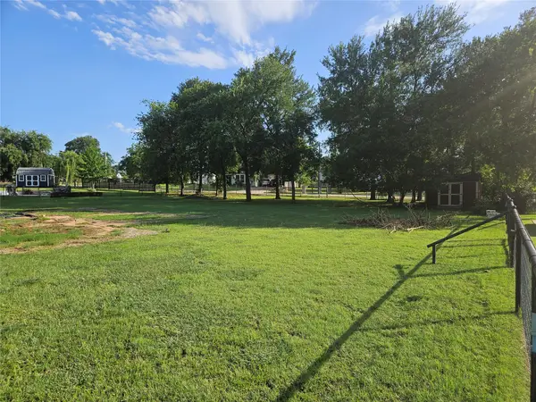 102 Heritage Place, Glen Rose, TX 76043