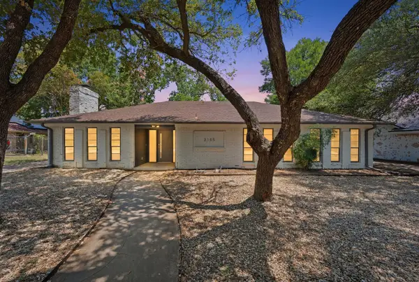 2105 Inverness Drive, Arlington, TX 76012