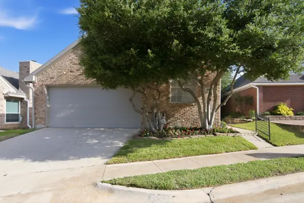 2929 Everest Drive, Bedford, TX 76021