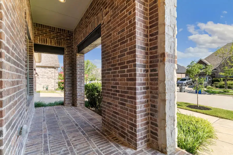 832 Dusty Trail, Aubrey, TX 76227 - #2