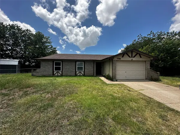 5700 Saddleback Circle, Haltom City, TX 76148