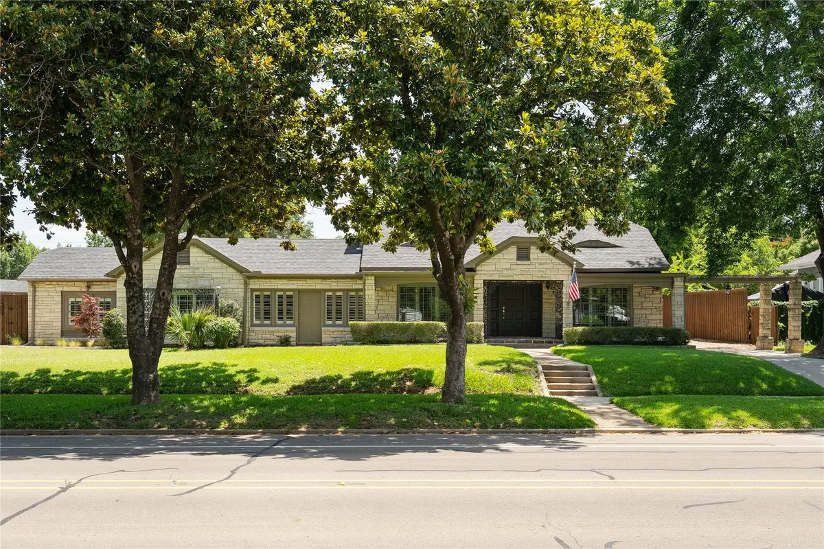 406 E Main Street, Whitesboro, TX 76273 - #1