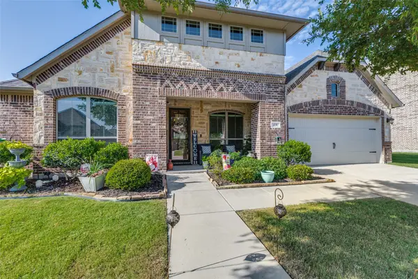 418 Valley Brook Court, Waxahachie, TX 75165