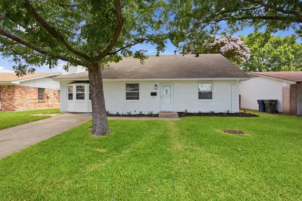 1217 Rosewood Hills Drive, Garland, TX 75040