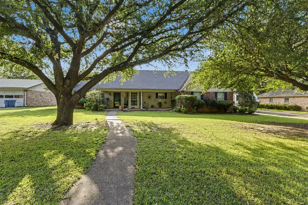 211 Meadow Dr, New Boston, TX 75570 - #1