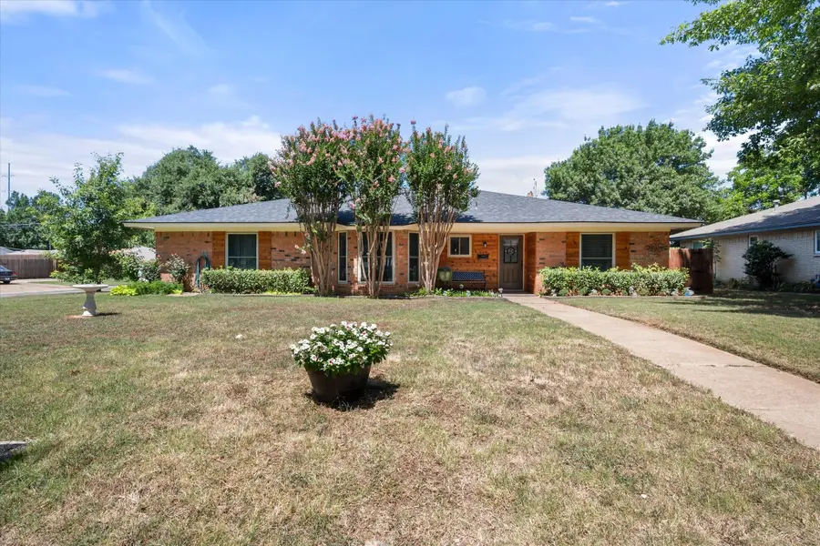 2004 Ford Street, Arlington, TX 76013 - #2