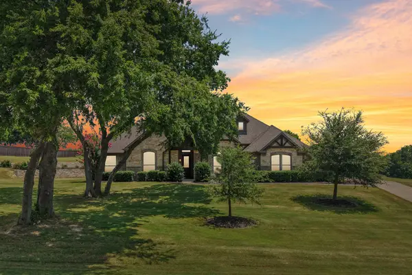 2810 Fossil Creek Drive, Midlothian, TX 76065