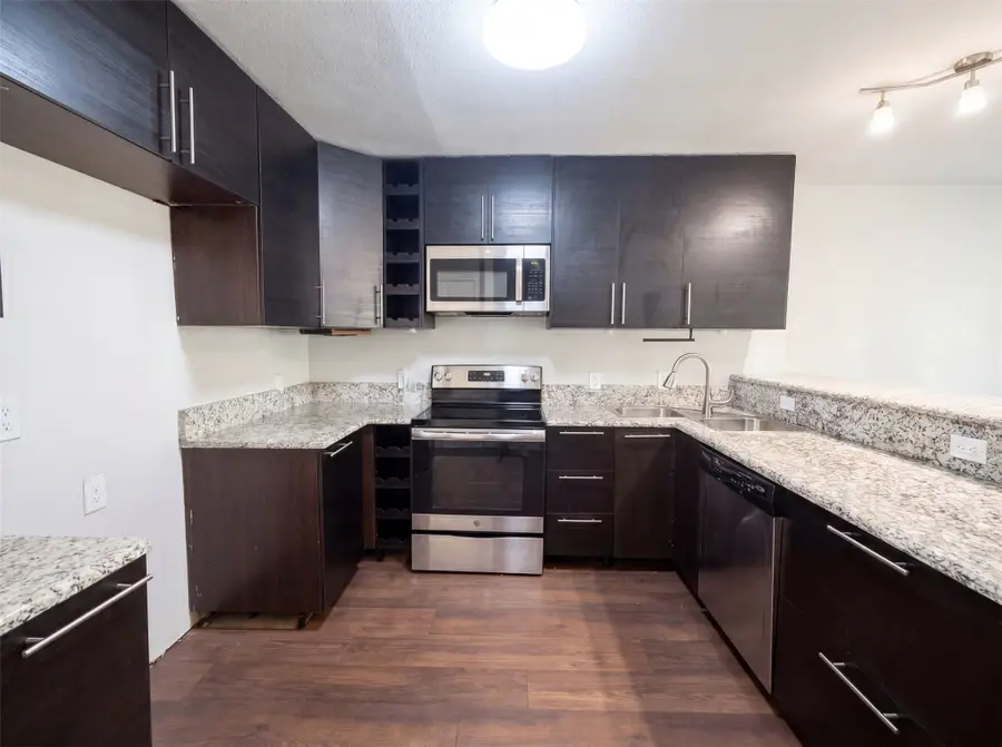 4526 S Horseshoe Trail, The Colony, TX 75056 - #2
