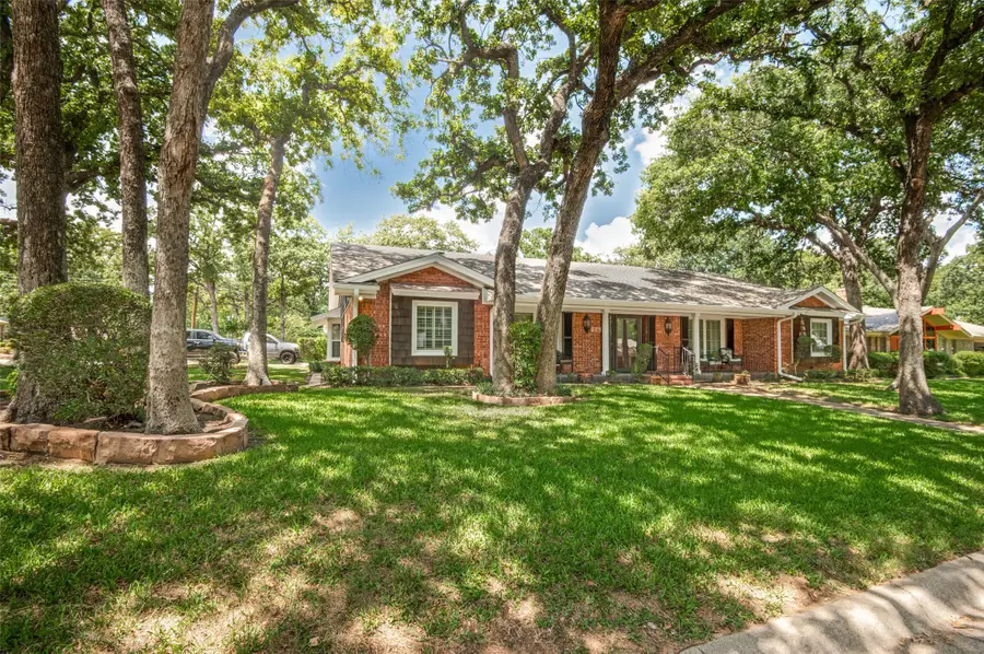 832 Wheelwood Drive, Hurst, TX 76053 - #2