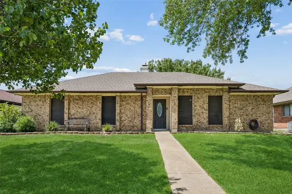 1725 Mayflower Drive, Carrollton, TX 75007