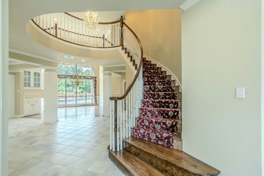 806 Forest Oaks Circle, Woodway, TX 76712 - #3