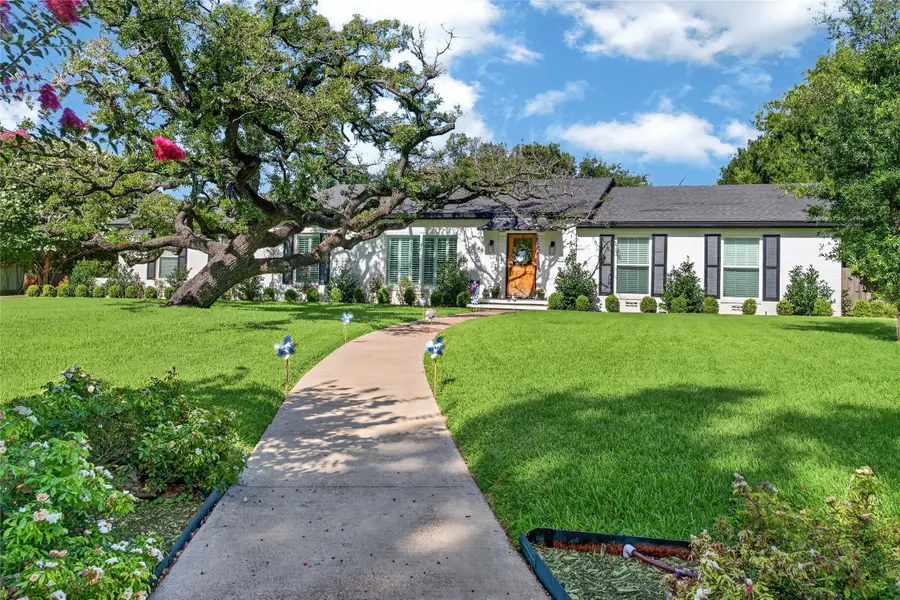 1600 Royal Oaks Drive, Waco, TX 76710 - #2