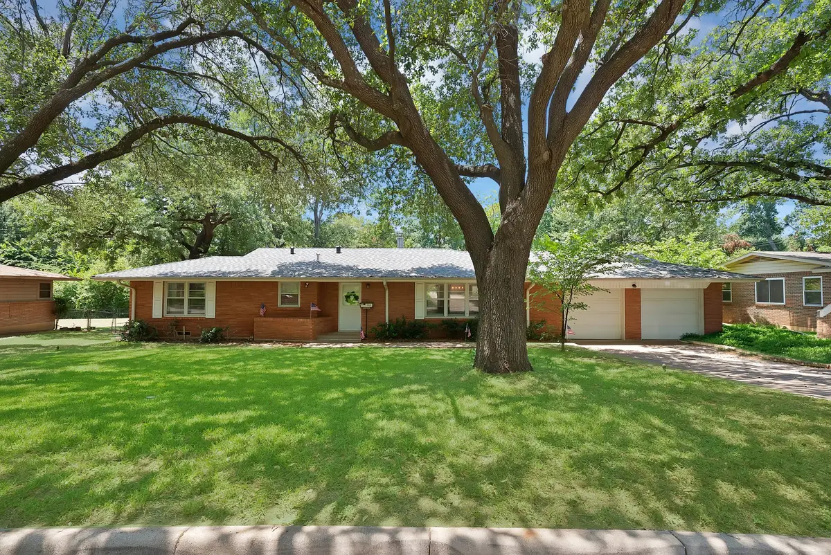 712 Briarwood Boulevard, Arlington, TX 76013 - #1