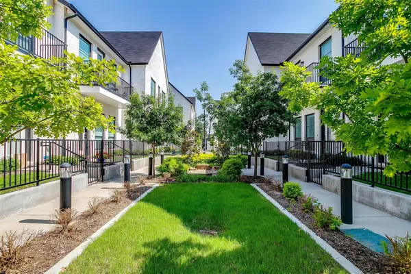 128 S Cooper Street, Arlington, TX 76013