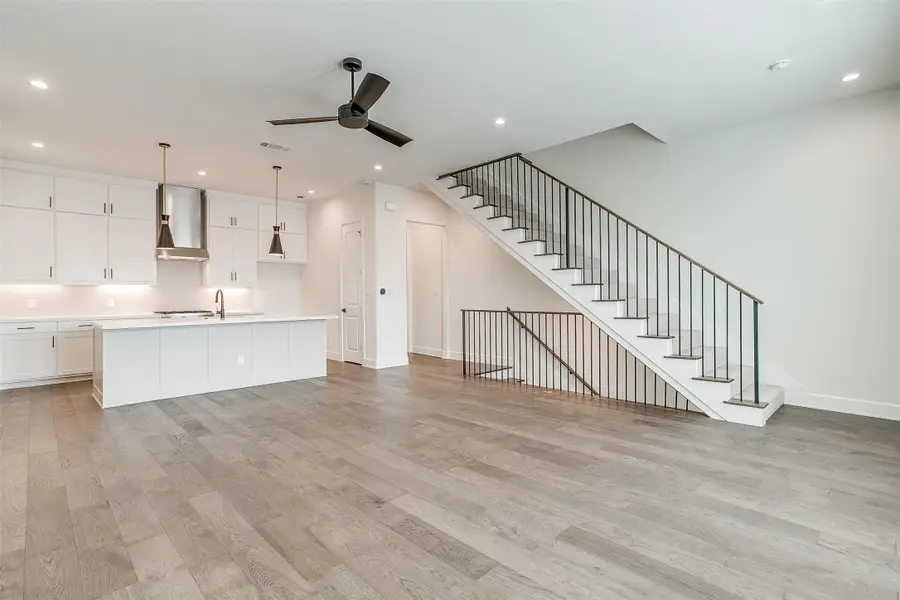 128 S Cooper Street, Arlington, TX 76013 - #3