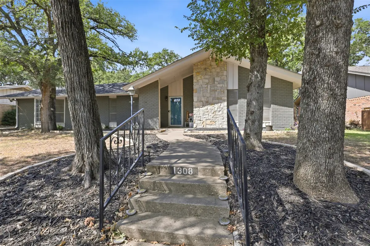 1308 W Redbud Drive, Hurst, TX 76053 - #1