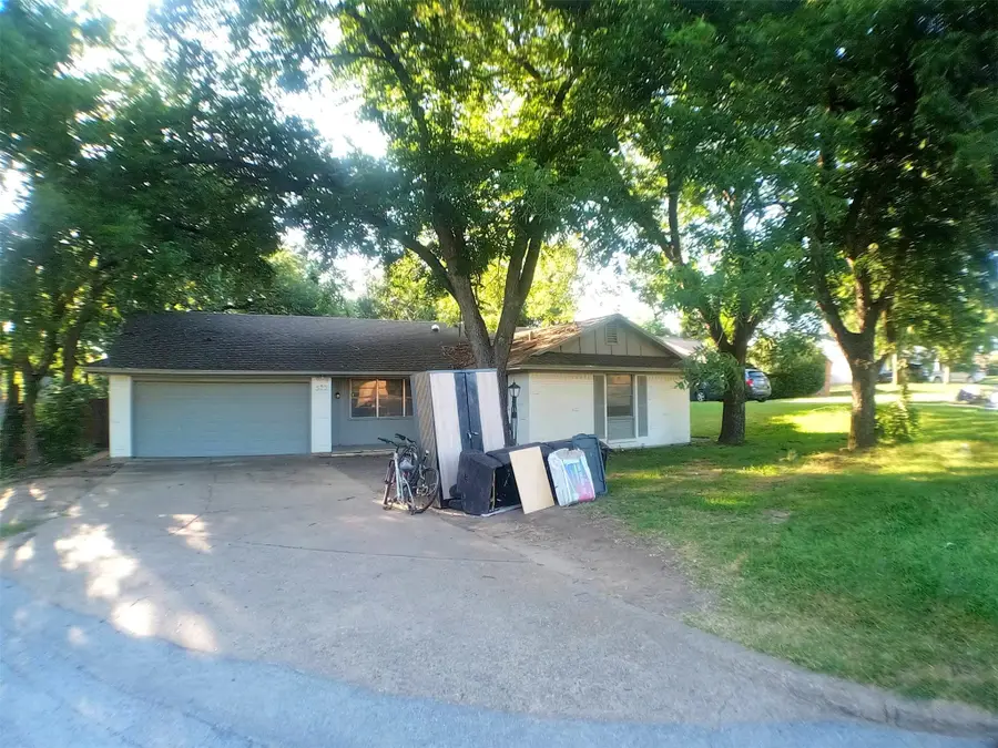 522 4th Street, Grand Prairie, TX 75050 - #2
