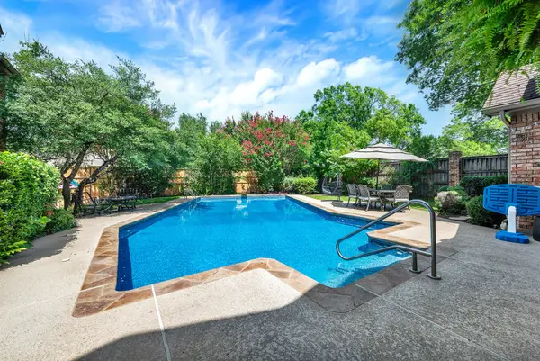 3700 Hillwood Way, Bedford, TX 76021