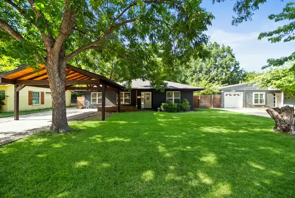 702 Crescent Street, Denton, TX 76201