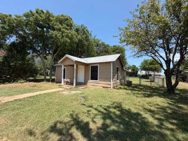 105 2nd Street, Valley View, TX 76272 - #1