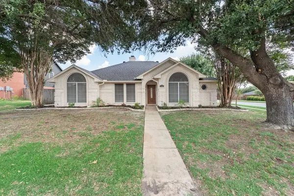 7400 Chapman Drive, North Richland Hills, TX 76182