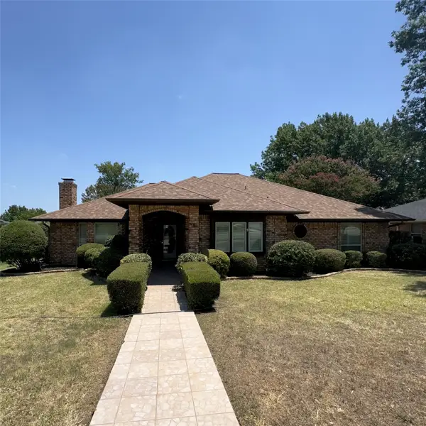 2800 Clearmeadow Street, Bedford, TX 76021