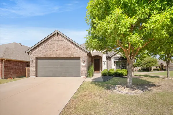 231 Carson Drive, Waxahachie, TX 75167