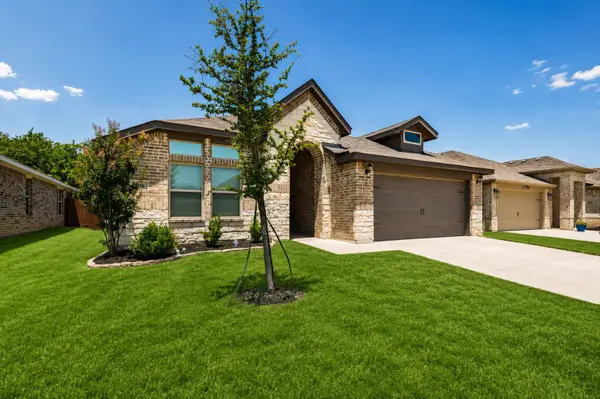 9916 Mescalbean Boulevard, Fort Worth, TX 76036